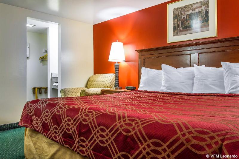 فندق Rodeway Inn & Suites Brunswick Near Hwy 1