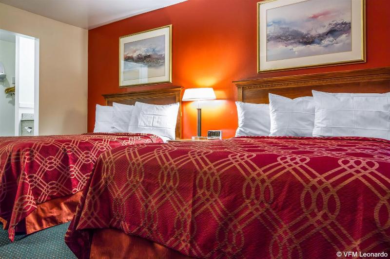 فندق Rodeway Inn & Suites Brunswick Near Hwy 1