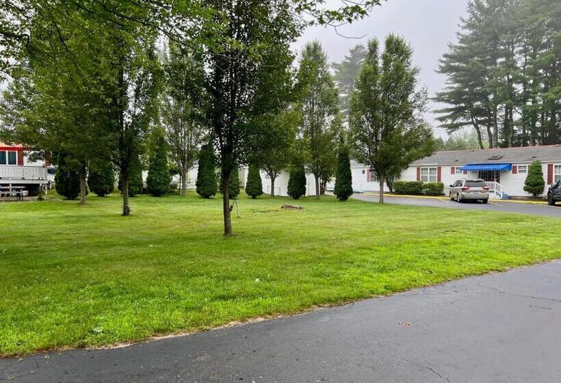 فندق Rodeway Inn & Suites Brunswick Near Hwy 1