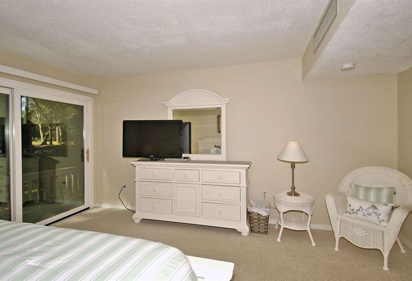 Отель Shipyard Hilton Head Beach & Golf Villas