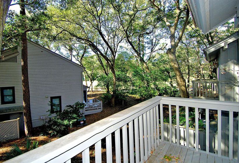 Отель Shipyard Hilton Head Beach & Golf Villas