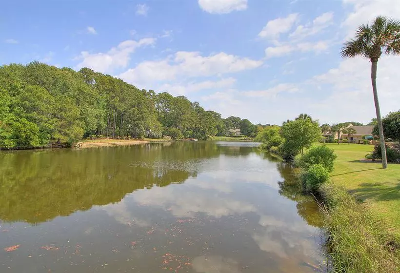 Отель Shipyard Hilton Head Beach & Golf Villas