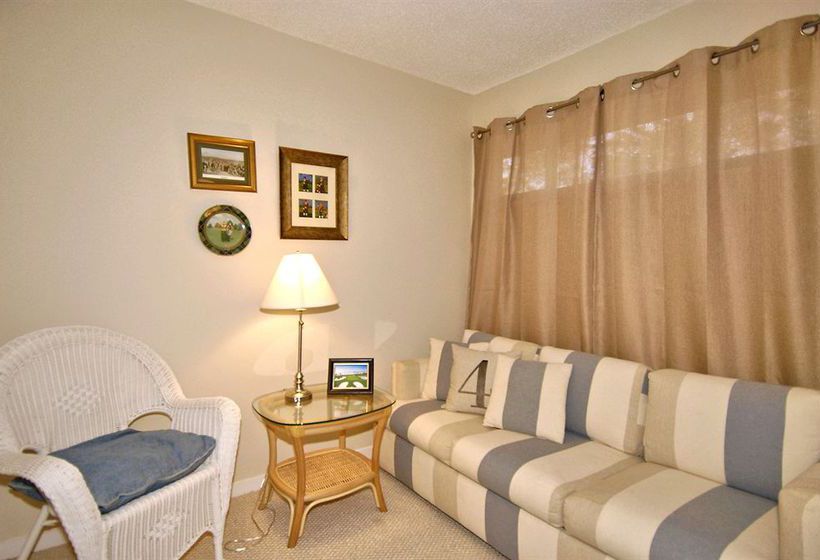 Отель Shipyard Hilton Head Beach & Golf Villas