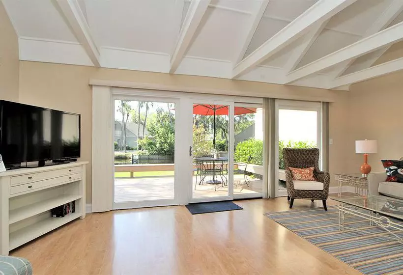 Отель Shipyard Hilton Head Beach & Golf Villas