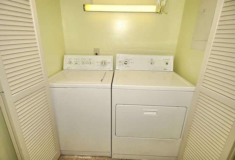 Отель Shipyard Hilton Head Beach & Golf Villas