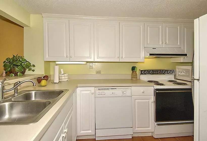 Отель Shipyard Hilton Head Beach & Golf Villas