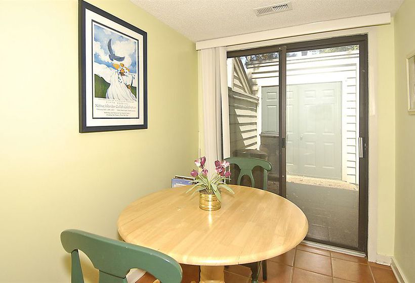 Отель Shipyard Hilton Head Beach & Golf Villas