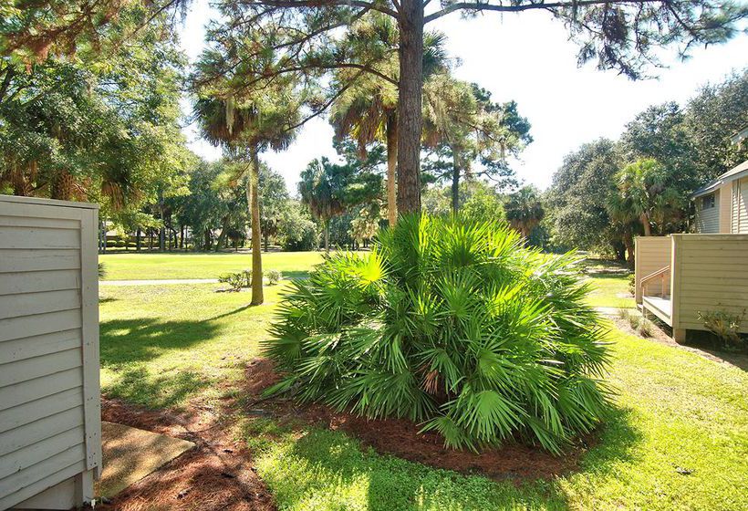 Отель Shipyard Hilton Head Beach & Golf Villas