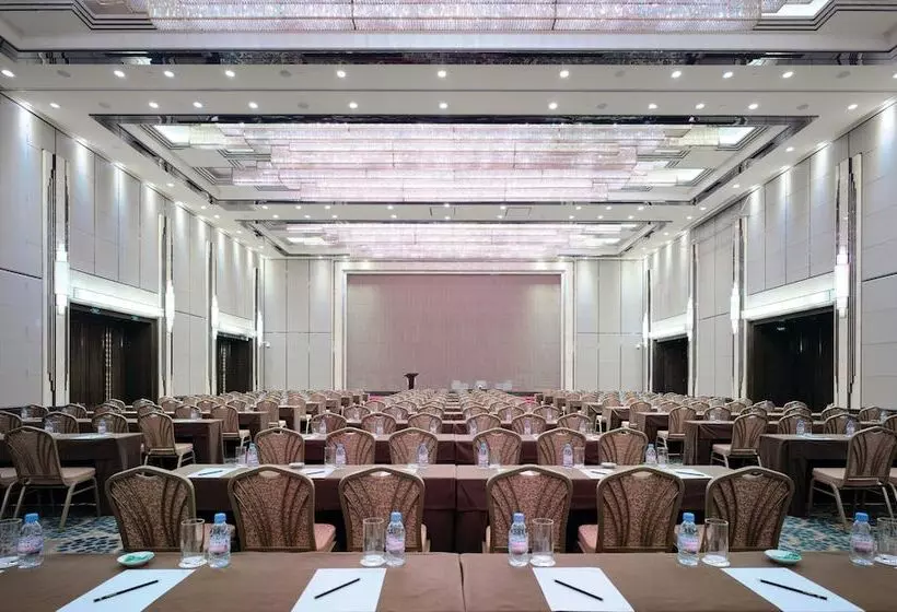 The Qube Hotel Shanghai Xinqiao