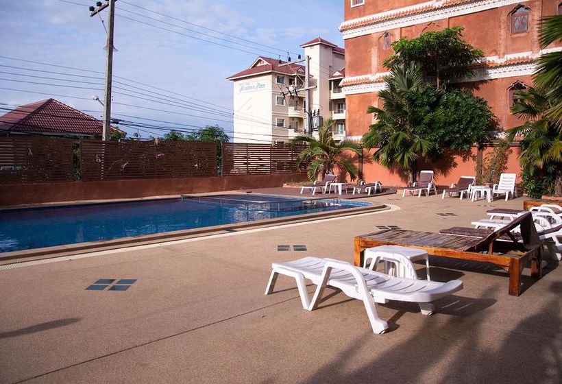 호텔 The Sun Resort & Spa