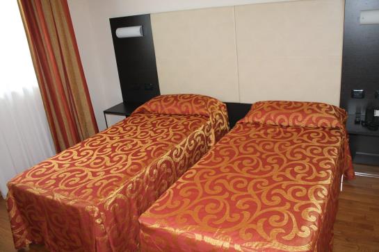 فندق على الطريق Elysium Hotel Raya