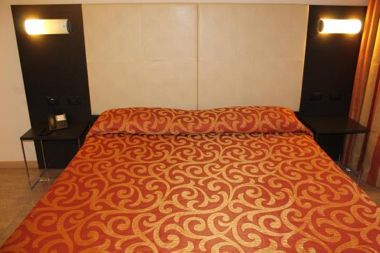 فندق على الطريق Elysium Hotel Raya