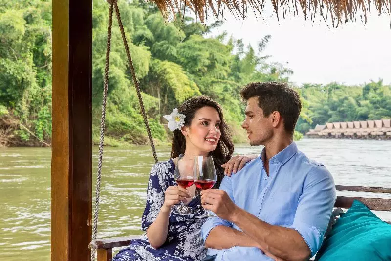 리조트 The Float House River Kwai