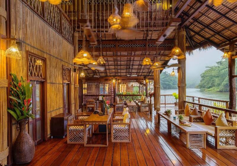 استراحتگاه The Float House River Kwai