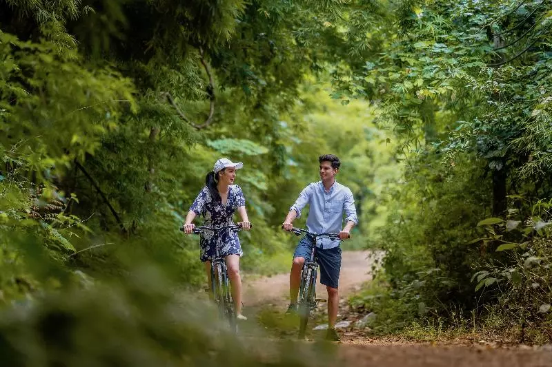 리조트 The Float House River Kwai