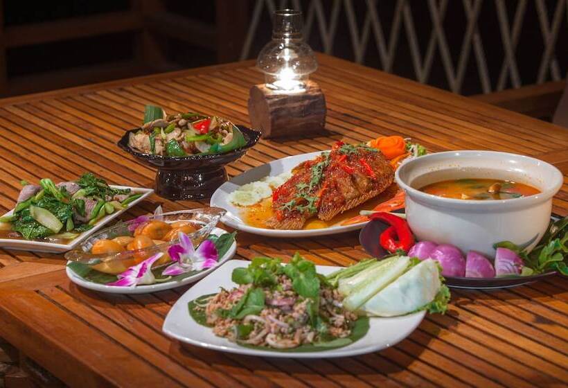 استراحتگاه The Float House River Kwai