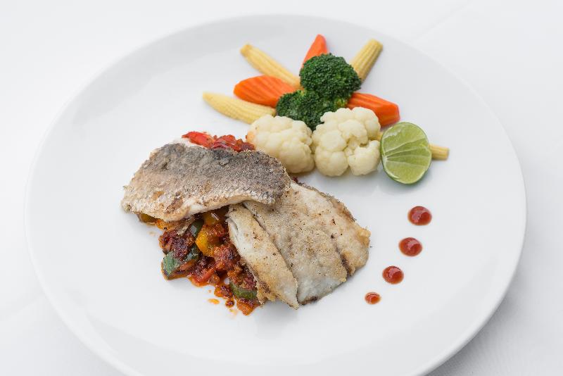 استراحتگاه The Float House River Kwai