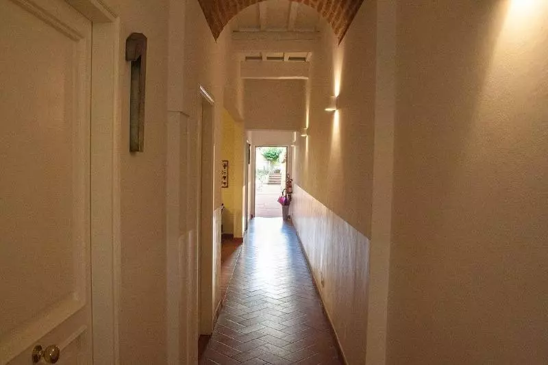 تختخواب و صبحانه Cosy House