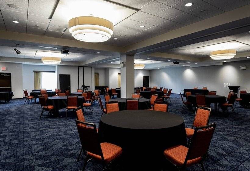 Courtyard By Marriott Cincinnati Midtown/rookwood