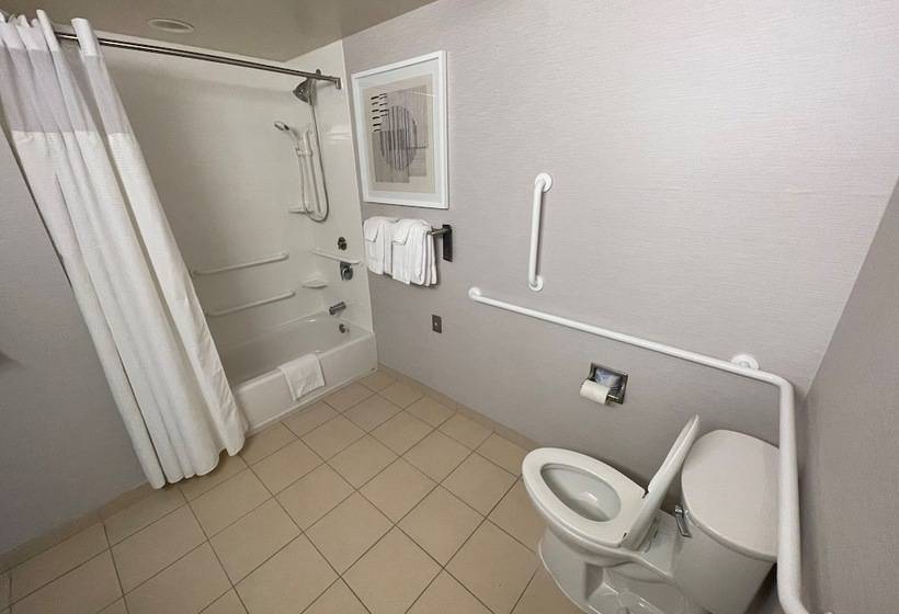 Courtyard By Marriott Cincinnati Midtown/rookwood