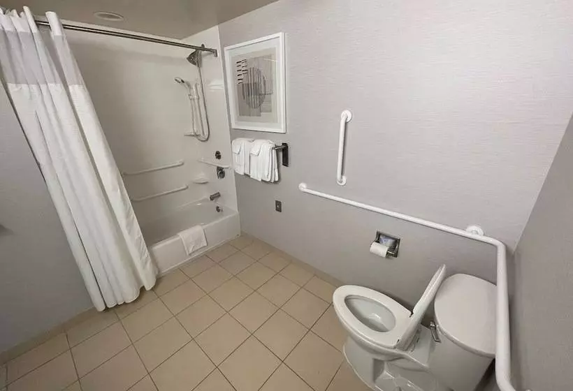 Courtyard By Marriott Cincinnati Midtown/rookwood