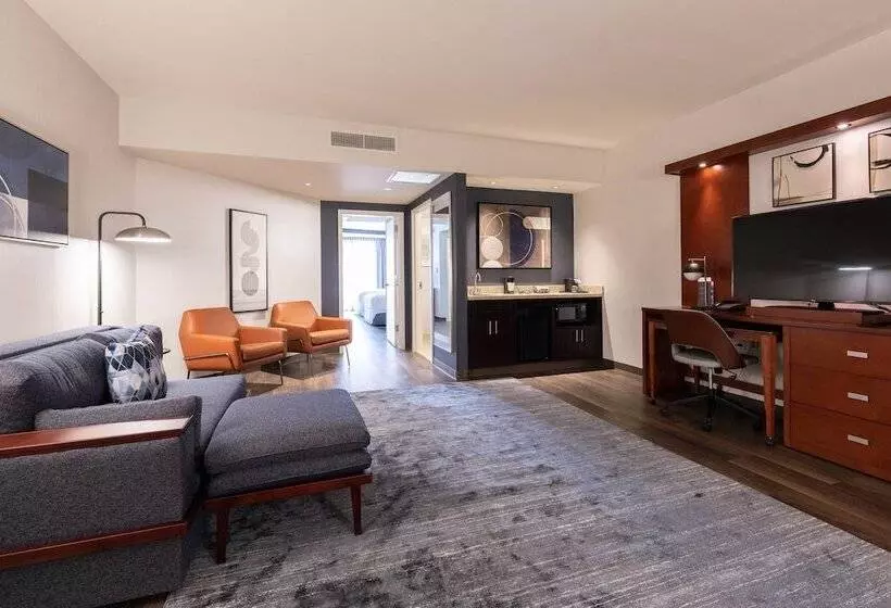 Courtyard By Marriott Cincinnati Midtown/rookwood