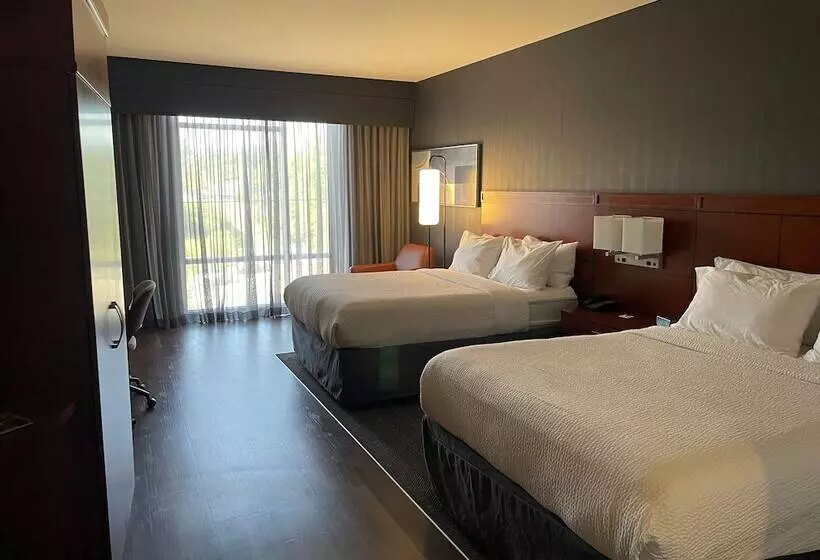 Courtyard By Marriott Cincinnati Midtown/rookwood