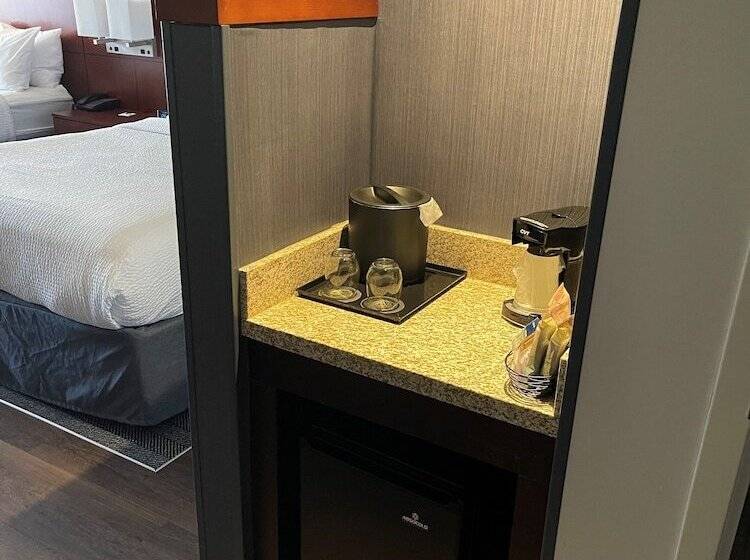 Courtyard By Marriott Cincinnati Midtown/rookwood