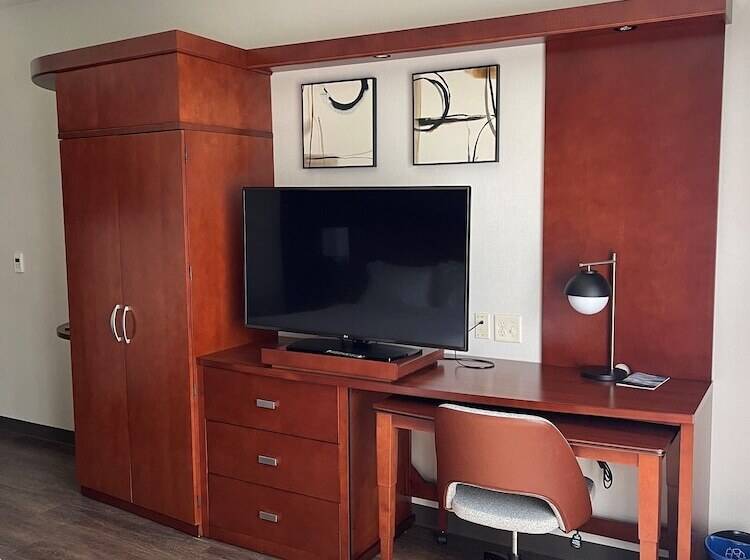 Courtyard By Marriott Cincinnati Midtown/rookwood