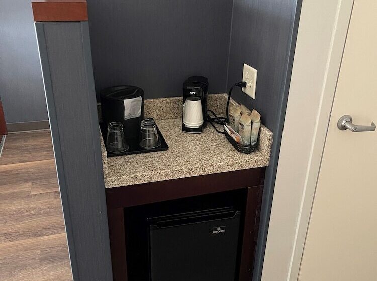 Courtyard By Marriott Cincinnati Midtown/rookwood