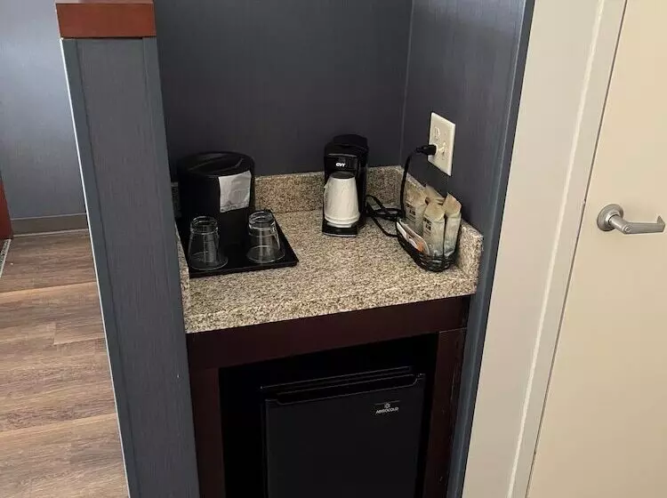 Courtyard By Marriott Cincinnati Midtown/rookwood