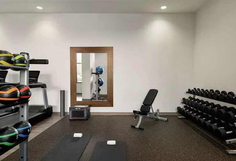 Embassy Suites Chattanooga / Hamilton Place