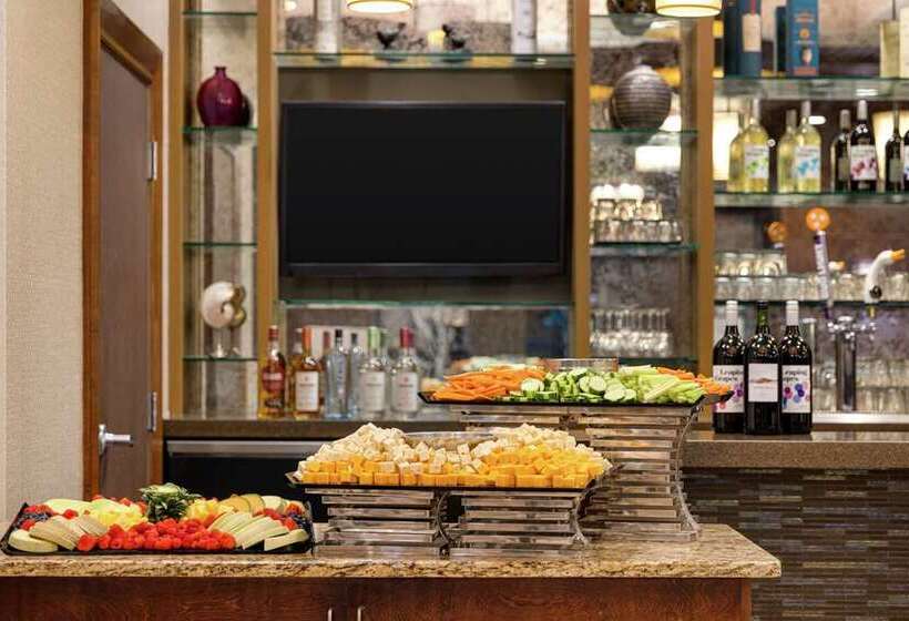 Embassy Suites Chattanooga / Hamilton Place