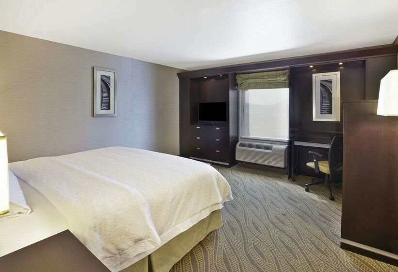 Hampton Inn & Suites Elyria