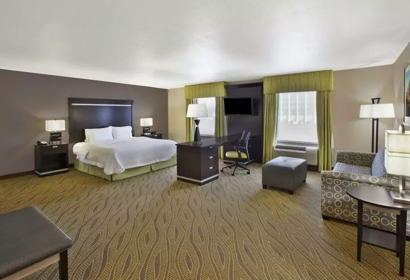 Hampton Inn & Suites Elyria
