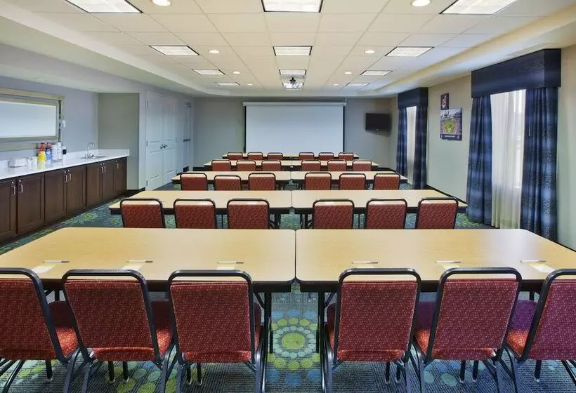 Hampton Inn & Suites Elyria