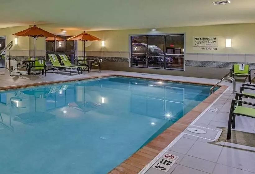Hampton Inn & Suites Elyria