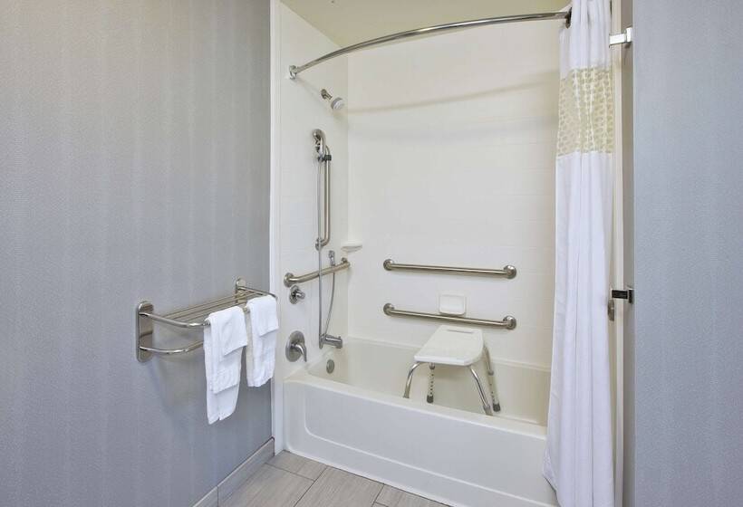 Hampton Inn & Suites Elyria