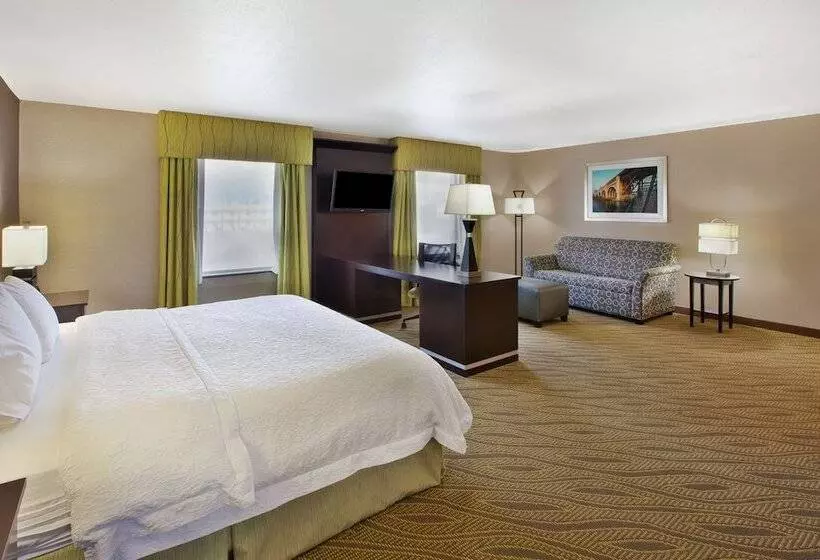 Hampton Inn & Suites Elyria