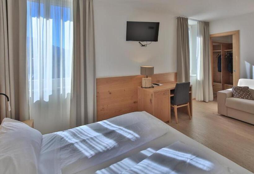 فندق Albergo Caffe Centrale