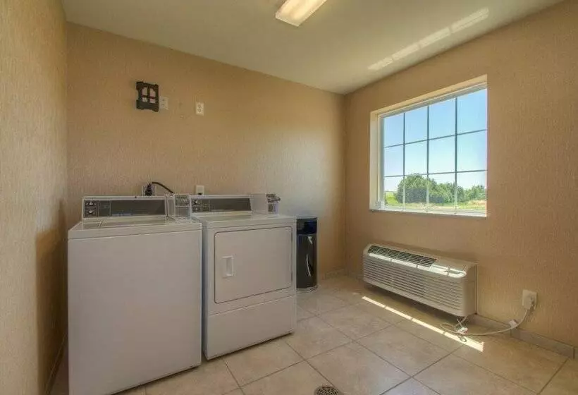 Отель Cobblestone Inn & Suites Holyoke