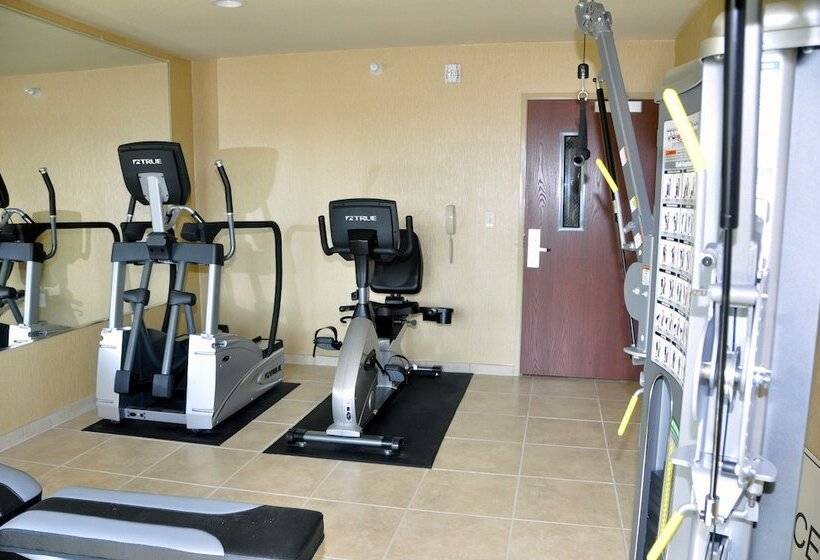 فندق Cobblestone Inn & Suites   Holyoke