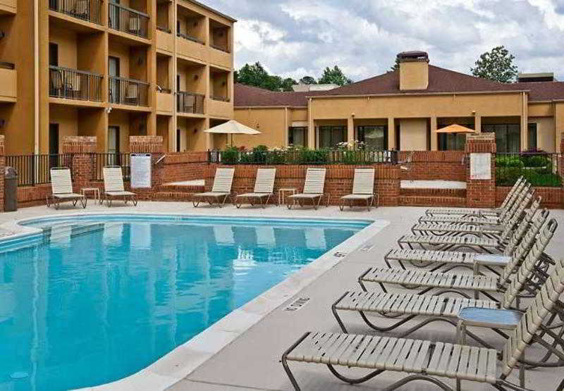 فندق Courtyard By Marriott Raleigh Cary