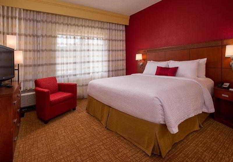 فندق Courtyard By Marriott Raleigh Cary