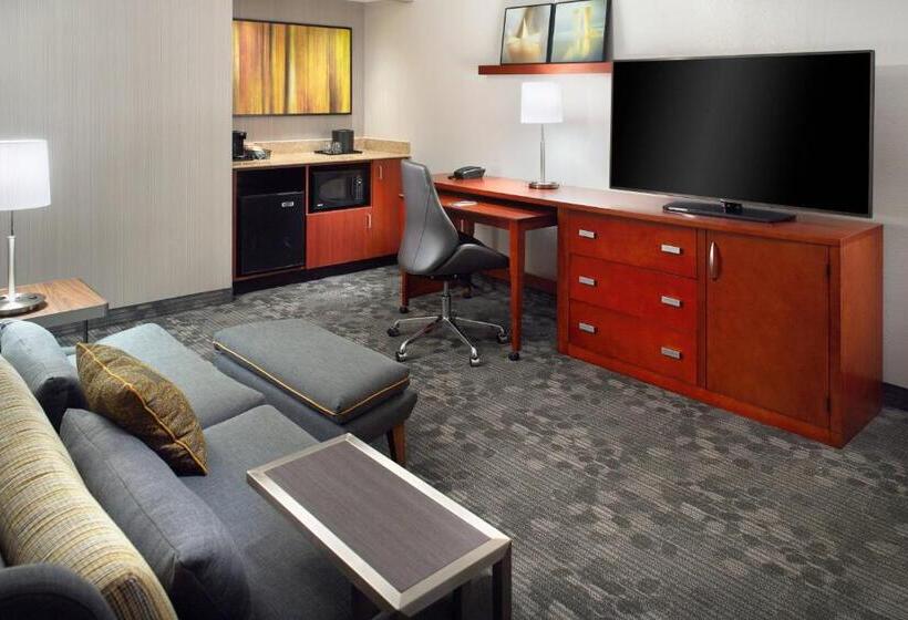 فندق Courtyard By Marriott Raleigh Cary