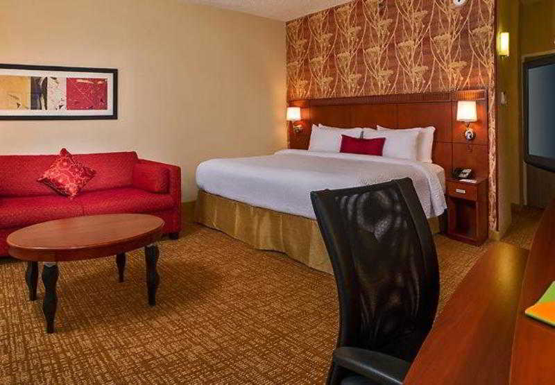 فندق Courtyard By Marriott Raleigh Cary