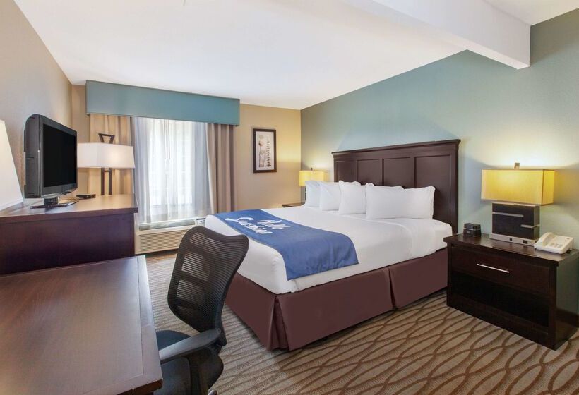 Отель Days Inn By Wyndham Petoskey