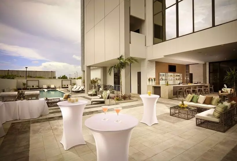 Eb Hotel Miami Airport