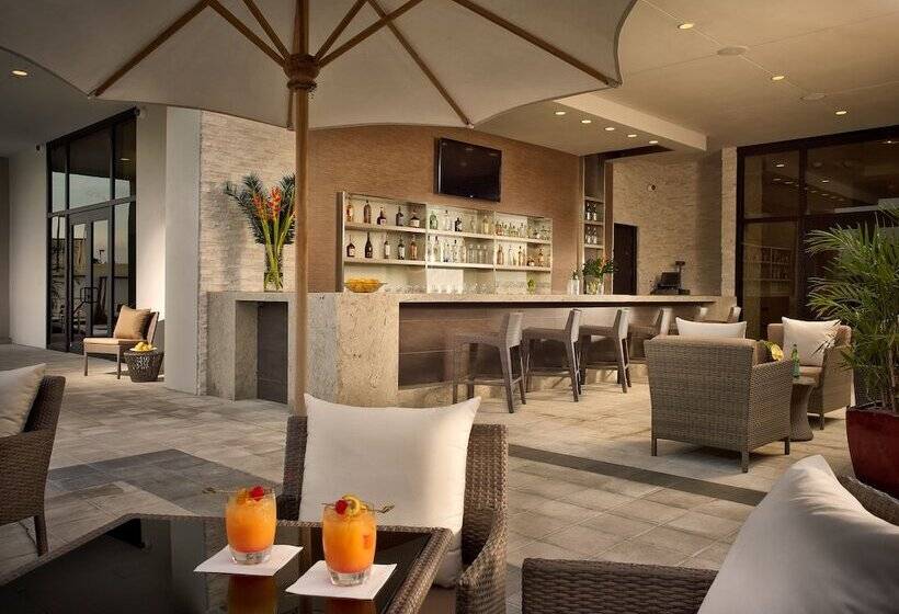 Eb Hotel Miami Airport