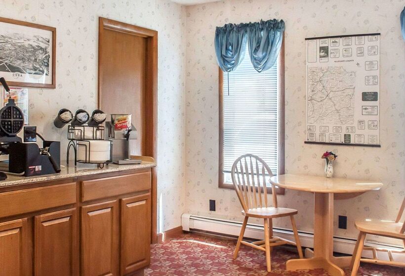 בית מלון כפרי Econo Lodge Cuba I86